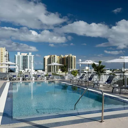 Courtyard Miami Beach South Beach-3