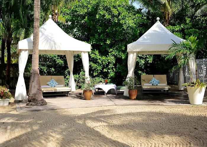 South Seas Hotel